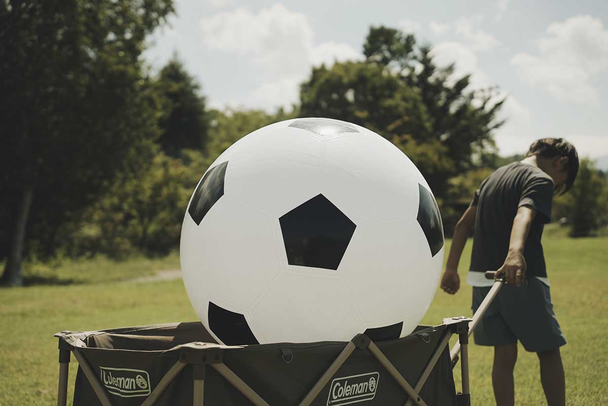 ジャイアントサッカーボール
